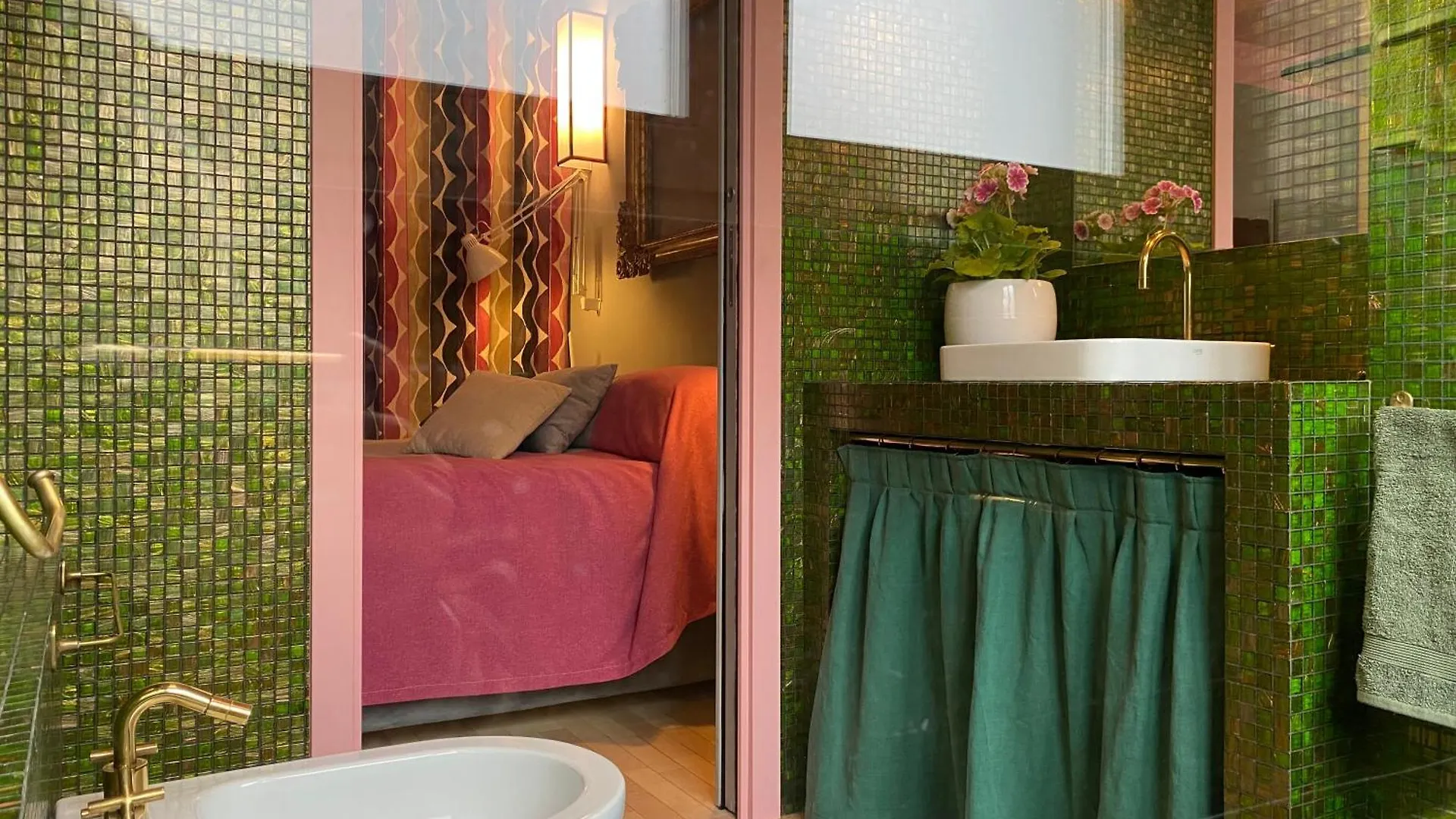 Cozy Open Space Apartment - Colonne Milan 0*,  Italy